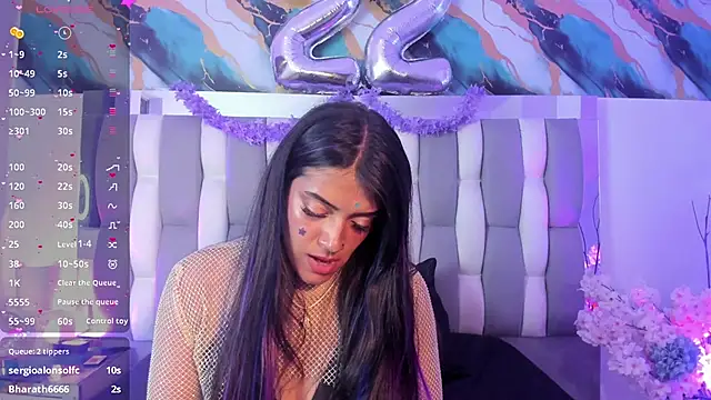 IsaDiiaz live cam on StripChat
