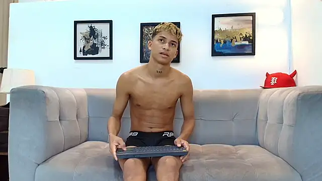 GOLD_BOYS live cam on StripChat