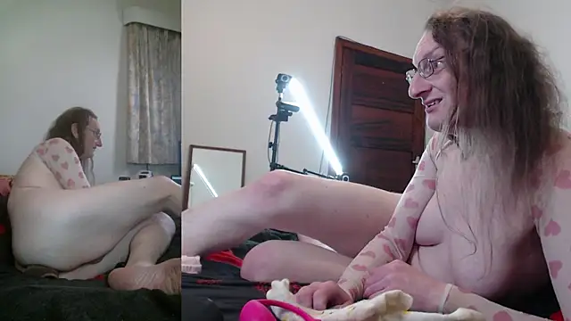 CDAdalyn live cam on StripChat