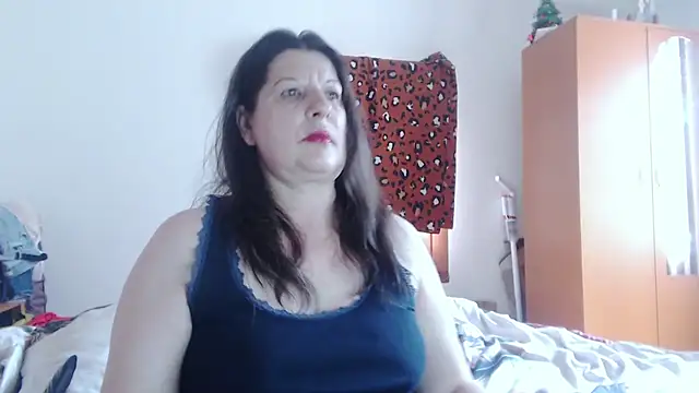 ExtasyMature live cam on StripChat