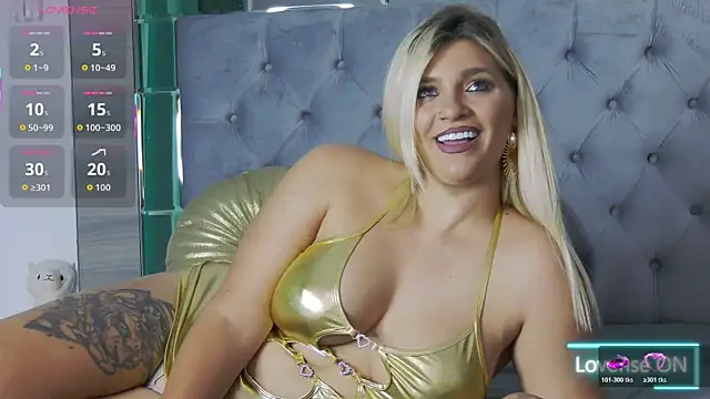 Lorehottie webcam