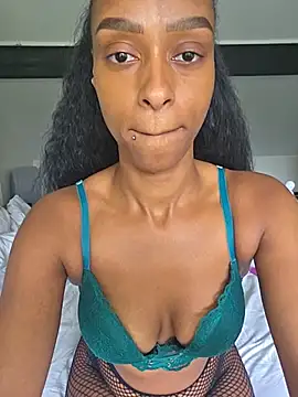 Hazel_Dollxx webcam