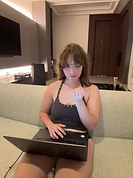 Sarahhh_xxx webcam