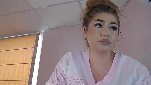 Ella_sweety live cam on StripChat