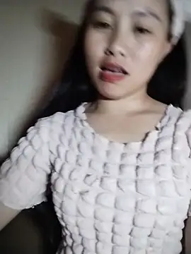 Cherry-squirtt live cam on StripChat