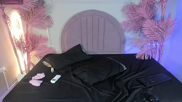 Maddybenson webcam