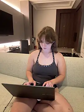 Sarahhh_xxx webcam