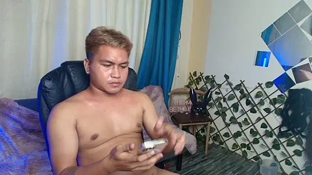 Asian_jayeel webcam