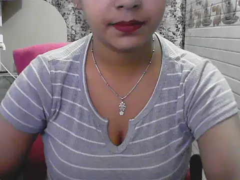 LovingPihu webcam