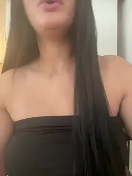 Milana_UK live cam on StripChat