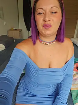 Chaudesquirt live cam on StripChat