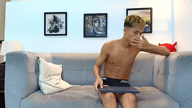 GOLD_BOYS live cam on StripChat