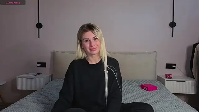 Whiteflower_xo webcam