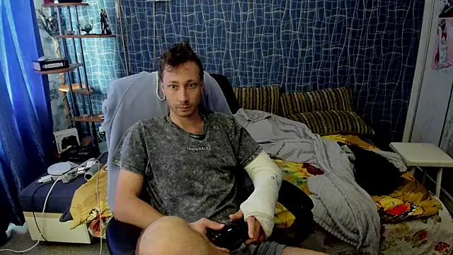 CuteBoy228 webcam