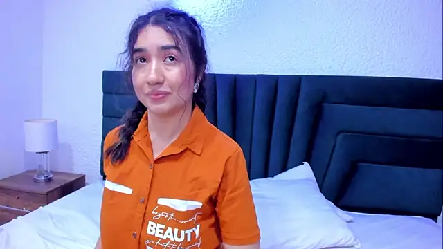 VictoriaRouge_ webcam