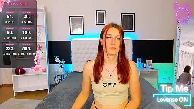 KiraNeeww webcam