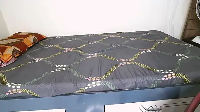Miss_Sanika webcam