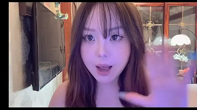 LongLongQueen webcam