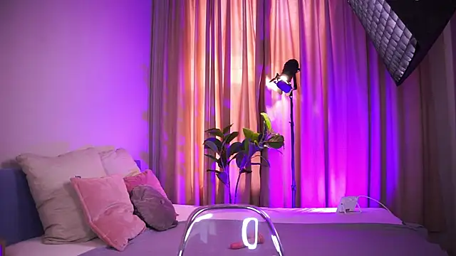 Naomi_Hotter webcam