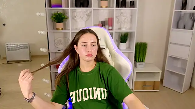 NadinnL webcam