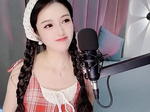 Momo-Wow webcam