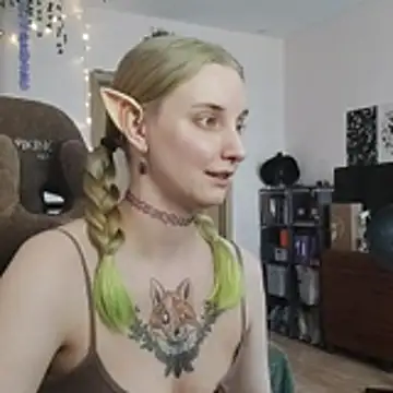 Elfie_Agatha webcam