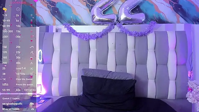 IsaDiiaz live cam on StripChat