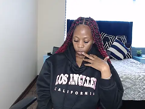 QUEENMANDYY webcam
