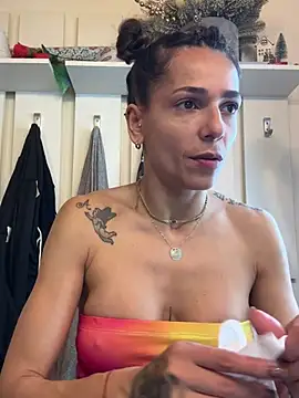 PlayfulShow live cam on StripChat