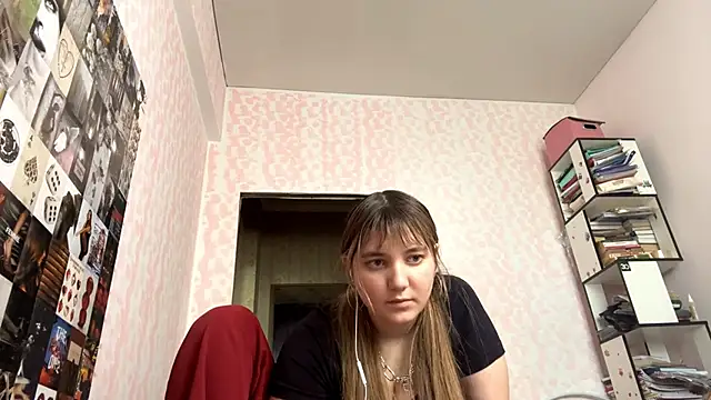 JanineThielman live cam on StripChat