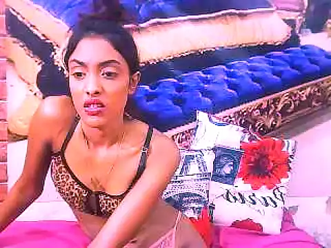IndianPretty14u2Luv webcam