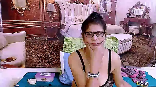 IndianAllure webcam