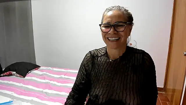Carlaa-69 webcam