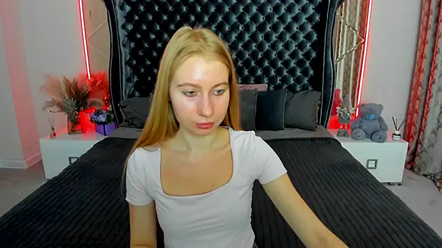 Alina_Blonde webcam