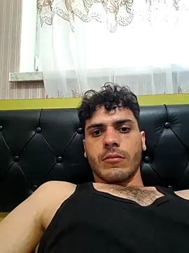Handsomeboy3344 webcam