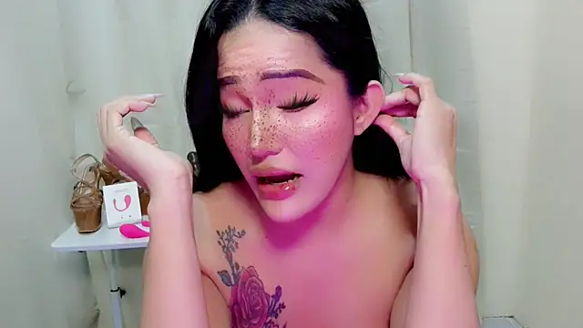 ChloeAsian webcam
