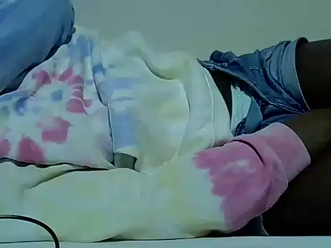 lovey_dovey18 webcam