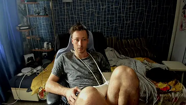 CuteBoy228 webcam