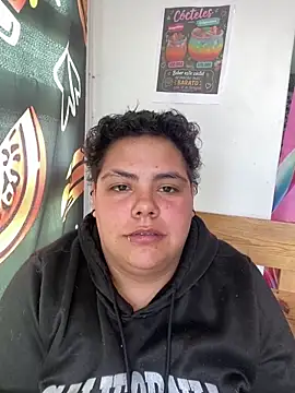 Hailey_Curvy webcam