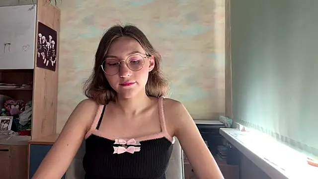 Miaaa_Moon webcam