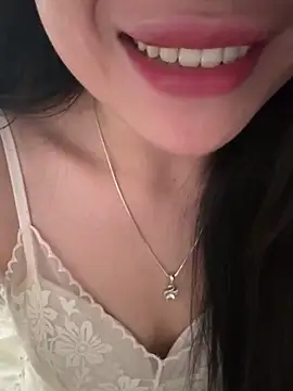 Lilyy_babyy webcam