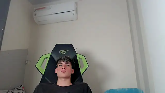 pablito_junior - Pablito_junior's free webcam - UK Sex Cams