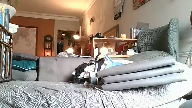 titilouonlyf69 (Ask my age) - Séance de yoga nu