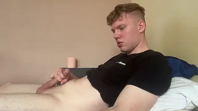 sexybooii6968 (M young) - help me to cum and taste that:)