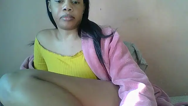 NAUGHTYSHALOTXX webcam