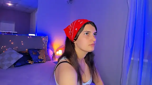 Laura_Leee