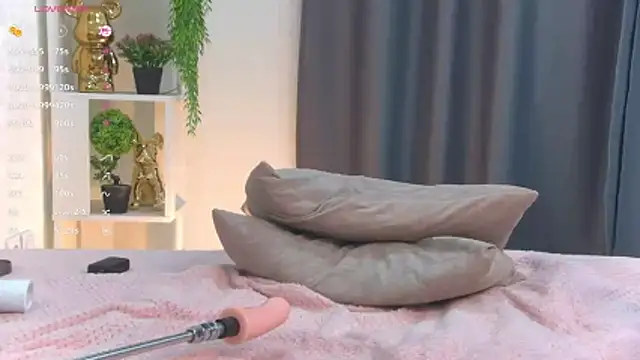 AlmaRobinson webcam