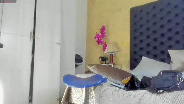 VeronikaBloom_ webcam