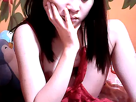 Hotcherryx18 webcam