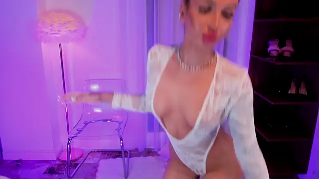 ArianaXO_